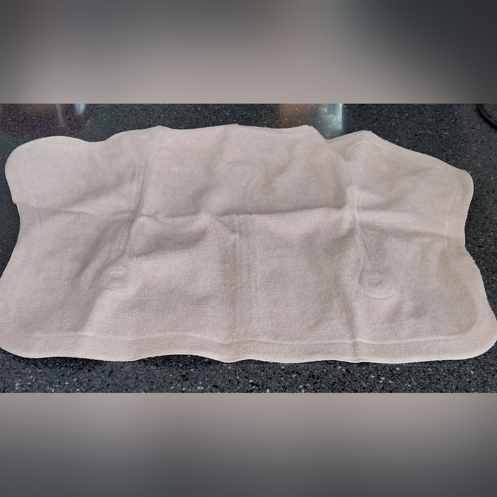 Bath Pillow With Suction Cups